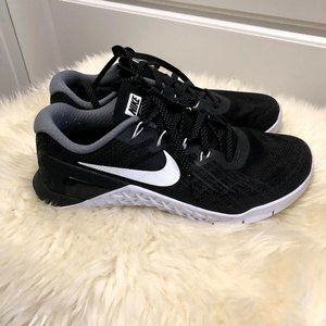 Wmns NIKE Metcon 3 "Black White"